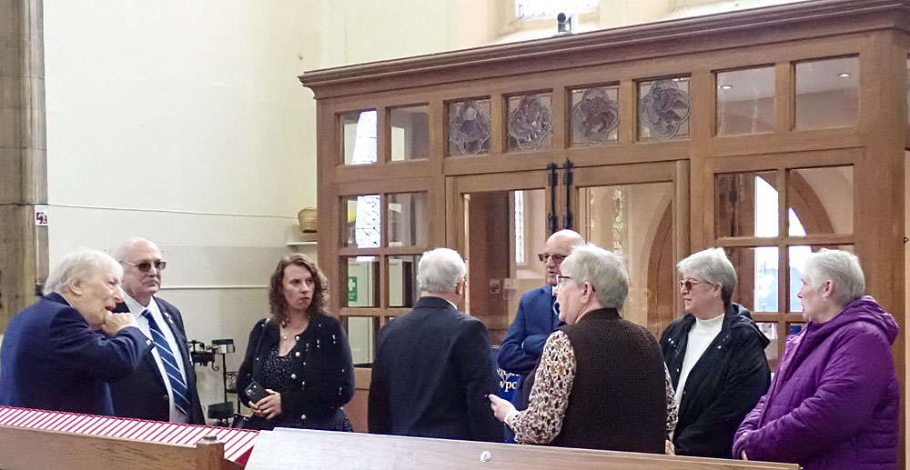 3. Members start arriving.