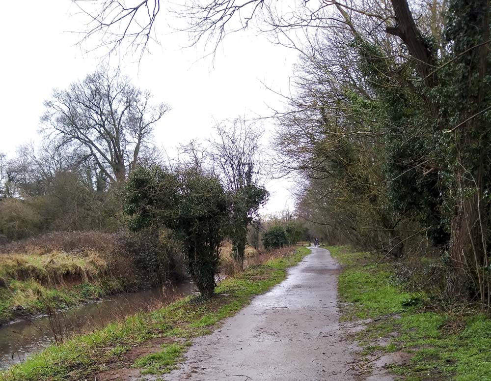 Leave the car park and turn right, following the Bottesford Beck