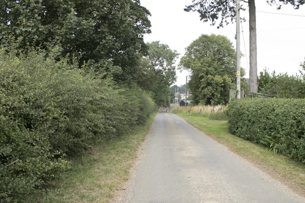 Approaching Gayton le Wold